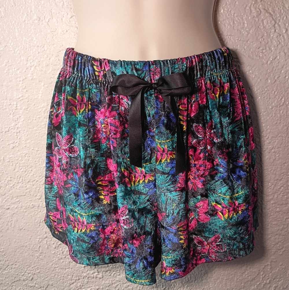 Tart Floral Velvet Shorts